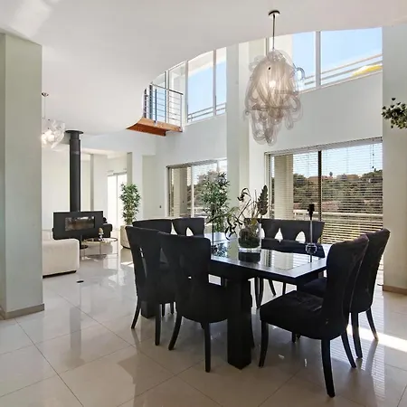 Rosana Villa