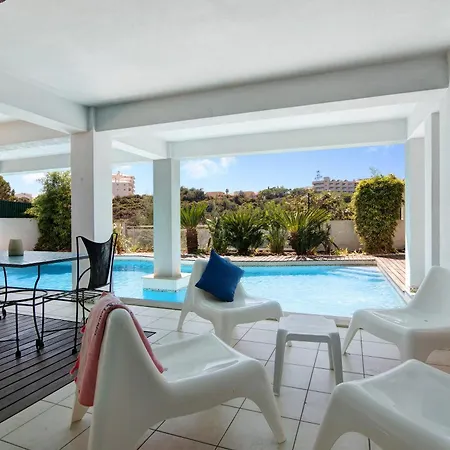 Rosana Αλμπουφέιρα